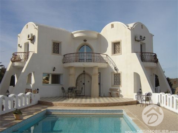 L 11 -                            بيع
                           Villa avec piscine Djerba